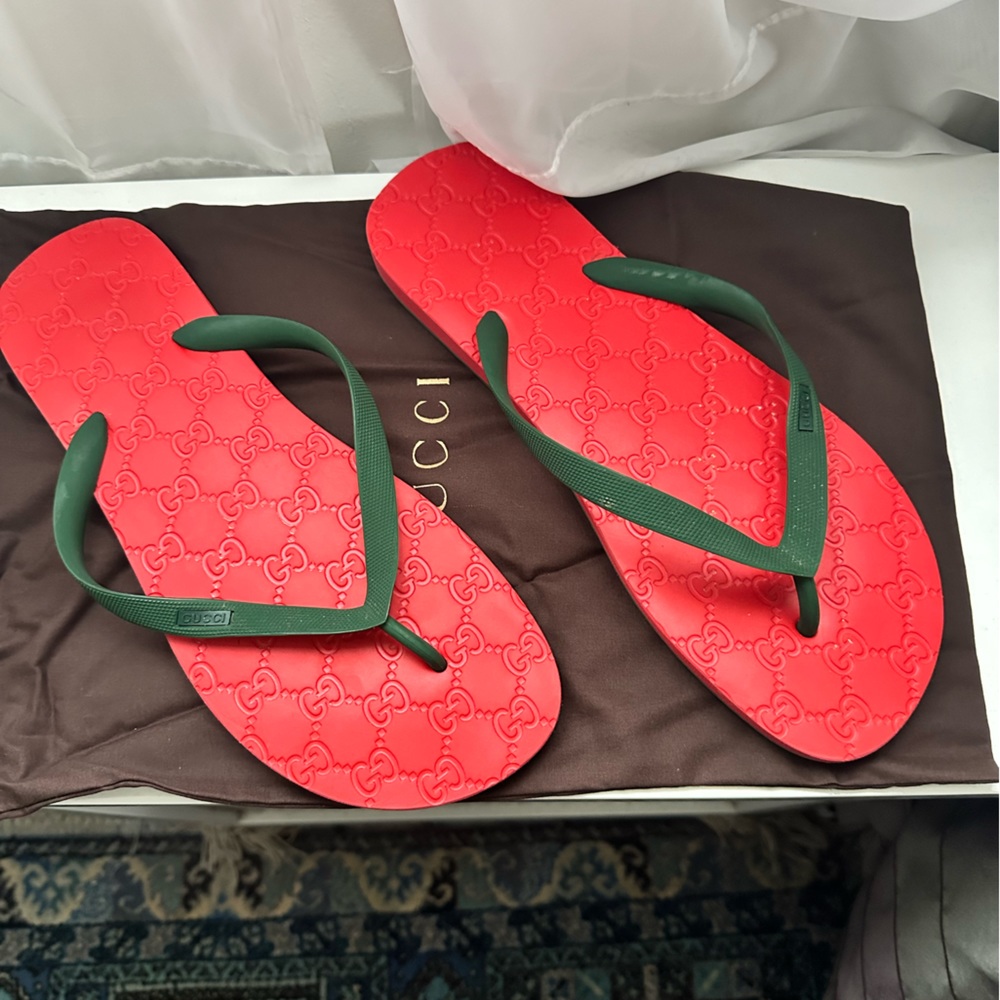 Men’s size 14 Gucci Thong sandals